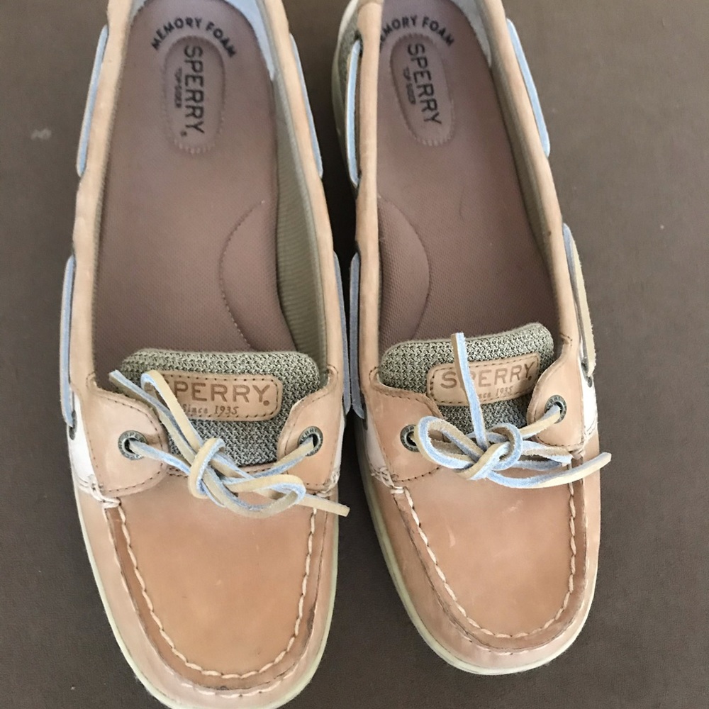 (SOLD) Brand new boat sperrys